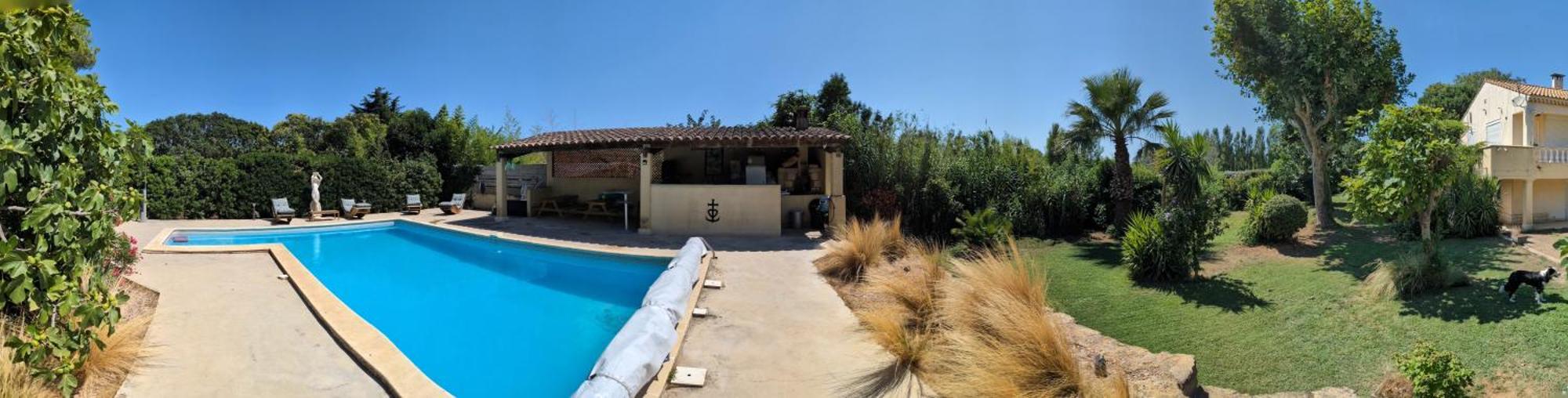 Offrez-Vous Un Sejour Dans Notre Gite A Entressen Une Grande Piscine Pour Se Rafraichir ,Un Espace De Jeux Pour Enfants Pour Des Heures De Divertissement Un Terrain De Petanque Pour Des Parties Endiablees Kültér fotó